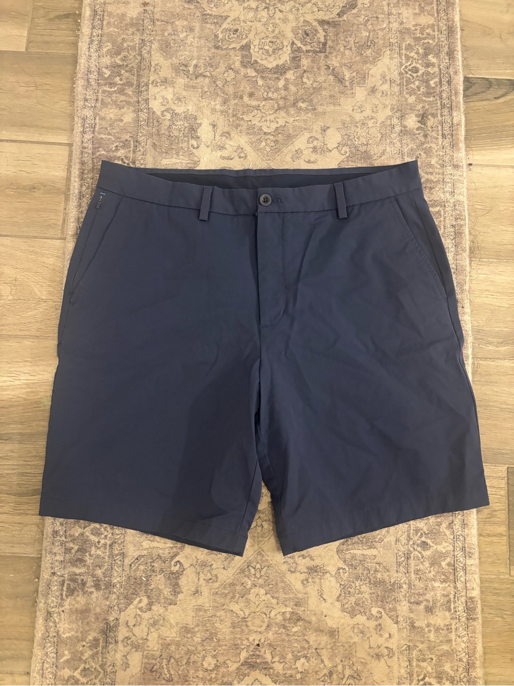Vineyard Vines OTG On-The-Go Performance Shorts navy Size 36